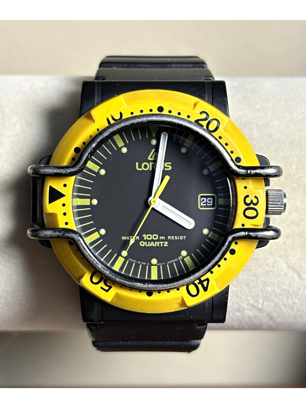 Vintage Lorus Sports Seiko V532-6A70 Men's Quartz Yellow Diver Watch 100m - RUNS